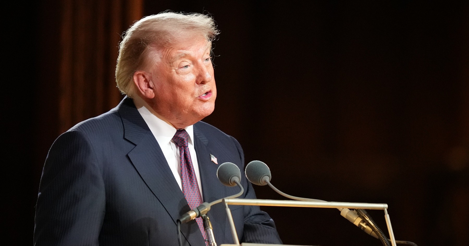 Did Trump Really Fall Asleep During Lindsey Graham’s Funeral?