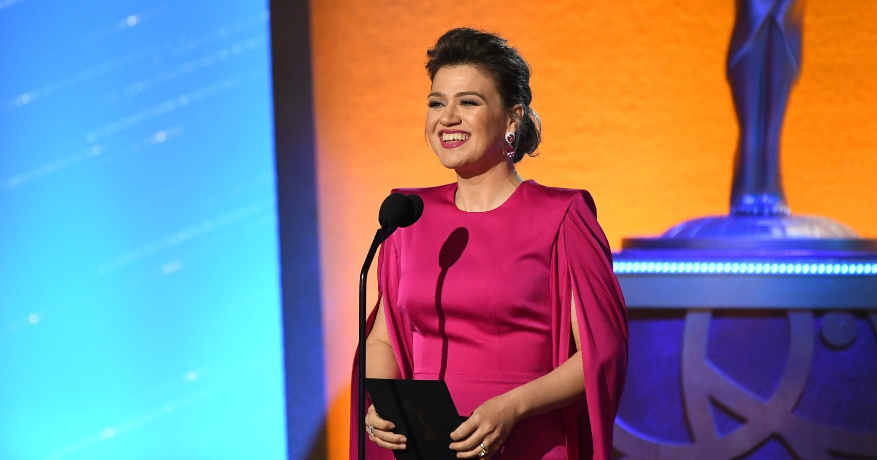 Brooklyn Store's Unexpected Drama with Kelly Clarkson Sparks Public Debate
