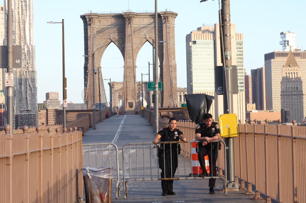 Brooklyn Bridge Chaos: Knife-Wielding Man Shot by NYPD Sparks Commotion